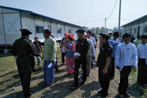 အာဆီယံကိုယ္စားလွယ္အဖဲြဲ႔ ေမာင္ေတာေဒသခံမ်ားႏွင့္ေတြ႔ဆံု