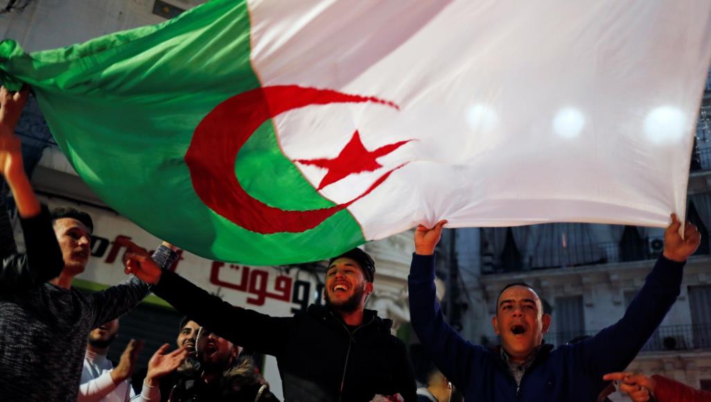 بعد يوم من انسحاب بوتفليقة.. مظاهرات الجزائر مستمرة