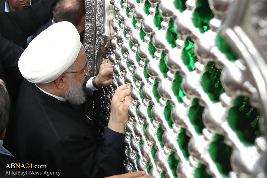 تقرير مصور/ الرئيسُ الإيرانيّ يتشرّف بزيارة مرقد الامام الحسين (ع) وأبي الفضل العبّاس (ع)
