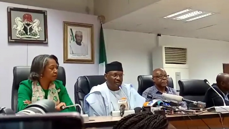 'Yan Sanda A Jihar Kano Sun Kama Wasu Masu Sayen Katin Zabe A Hannun Jama'a