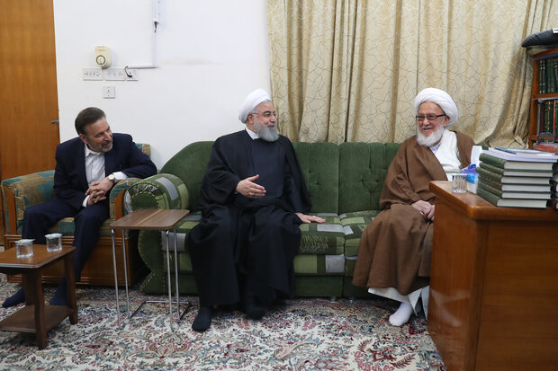 صدر حسن روحانی کی آیت اللہ فیاض سے ملاقات/ دنیا کے تمام شیعوں کی نگاہیں ایران پر لگی ہیں