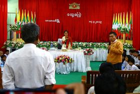 ျမစ္ဆံုကဲ့သို႔ ႀကီးက်ယ္သည့္ စီမံကိန္းမ်ားကို တာ၀န္သိသိ ဆံုးျဖတ္ေဆာင္ရြက္မည္ဟု ေဒၚေအာင္ဆန္းစုၾကည္ေျပာ