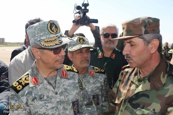 رئيس الأركان الإيراني يزور المواقع المحررة في دير الزور وصولاً إلى البوكمال+ (فيديو)