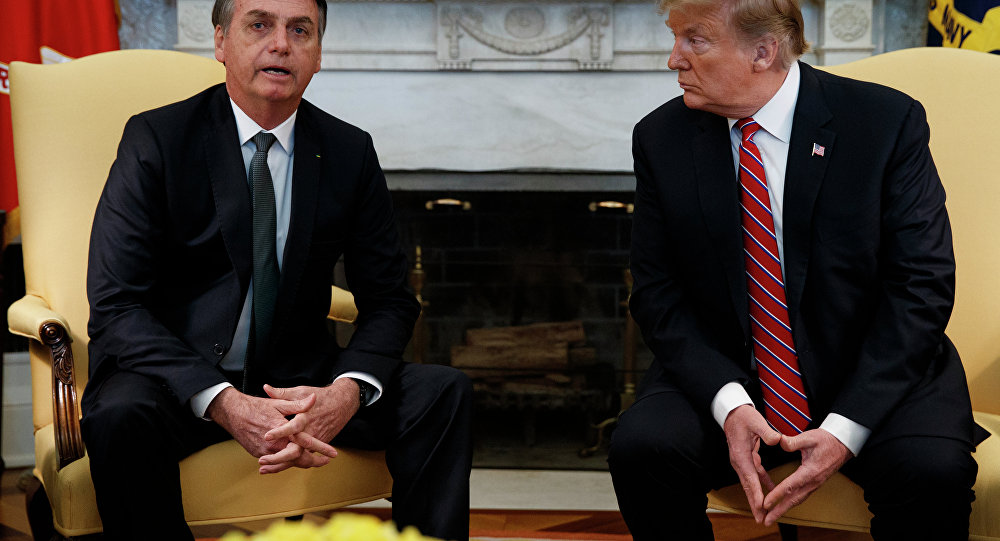 Eventual entrada do Brasil na OTAN mostra submissão de Bolsonaro a Trump, diz analista