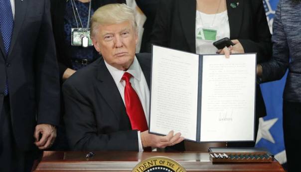Trump: Kongres ‘Tidak Boleh Pecat’ Beliau