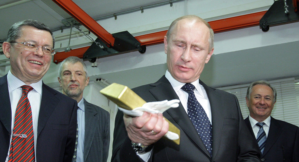 Rússia continua demolindo posições do dólar e bate recordes em reservas de ouro
