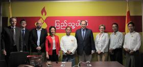 အီးယူႏွင့္ ျပည္သူ႔ပါတီေတြ႕ဆုံစဥ္ ႏုိင္ငံေရး၊ ၿငိမ္းခ်မ္းေရးဆုိင္ရာေဆြးေႏြး