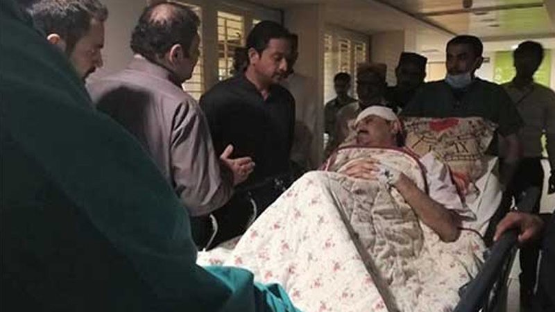پاکستان کے وفاقی وزیر پر مسلح افراد کا تشدد