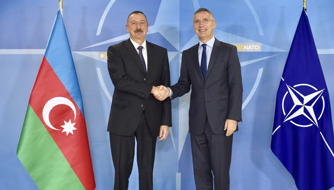 Баланс сијасәти уғурла давам едир, Азәрбајҹанын НАТО, ја да Русија сечими јохдур
