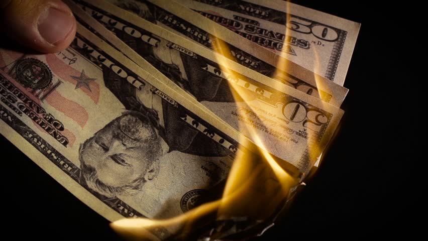 ڈالر کی بالادستی کا خاتمہ، امریکی وجود کو خطرہ  
