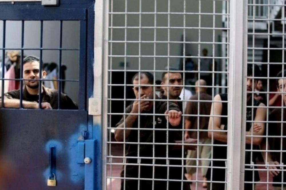 الأسرى يطلقون "معركة الكرامة" والاحتلال يتأهب للمواجهة