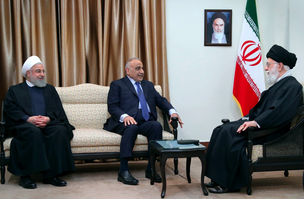 “El Imam Jamenei recomienda a las autoridades iraquíes estar atentos ante las intrigas de Washington contra su país” 