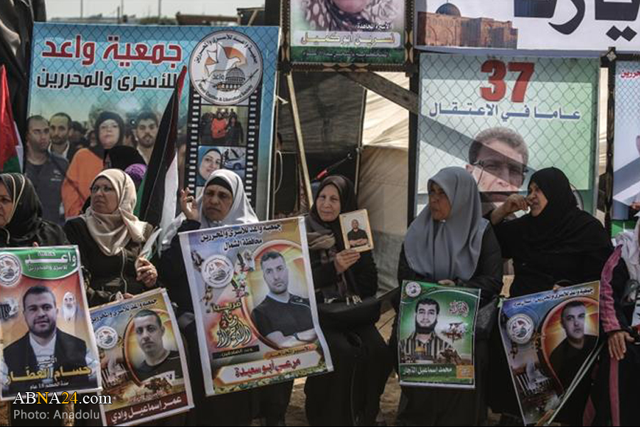 Palestinian prisoners in Israel's jails launch hunger strike