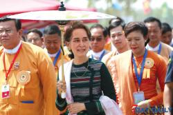ေဒၚေအာင္ဆန္းစုၾကည္ ေဖာက္ေသာလမ္း