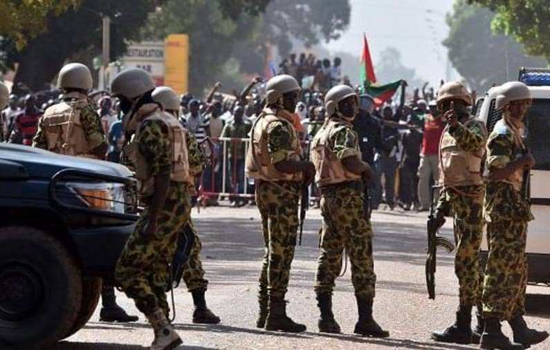اعتقال نحو "100 إرهابي" ومقتل 7 عسكريين شرقي بوركينا فاسو