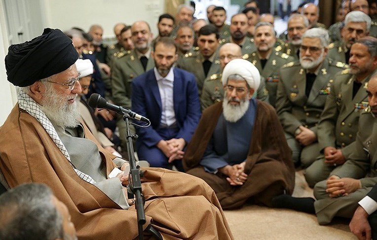 قائد الثورة الاسلامية: دور القوات المسلحة الايرانية في محاربة الارهاب لا يمكن تجاهله