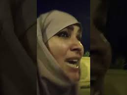 اعتداء على "نائبة جزائرية" بالضرب ونزع الحجاب عنها + (فيديو)