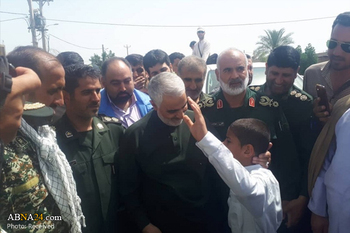 جنرل قاسم سلیمانی کا سیلاب سے متاثرہ علاقوں کا دورہ + تصاویر اور ویڈیو کلیپ