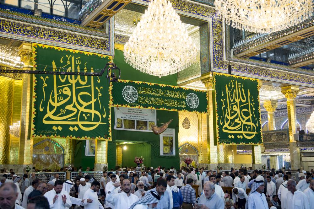 فيديو/ كيف احتفلت كربلاء المقدسة بمولد الامام الحجة (ع)