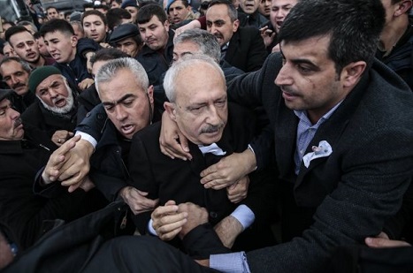 Kılıçdaroğlu’na asker cenazesinde saldırı