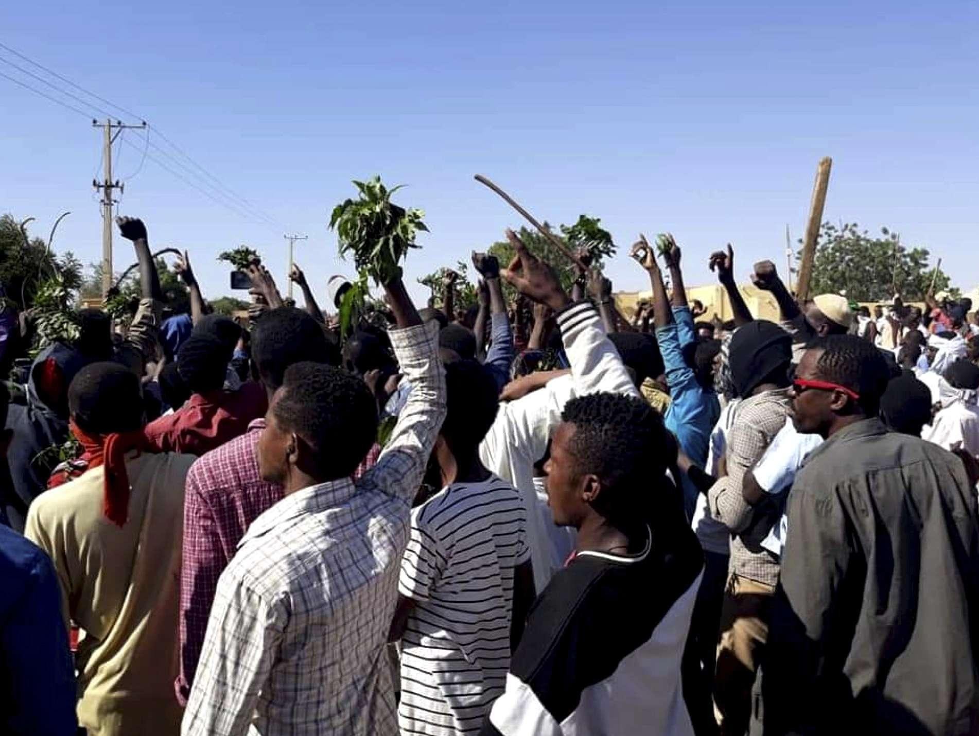 مطالبة شعبية سودانية بسرعة انسحاب القوات المشاركة في العدوان على اليمن 