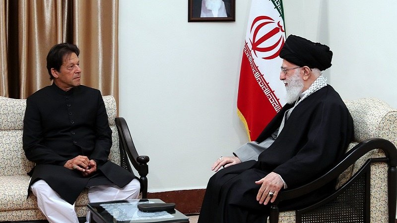 イラン最高指導者、「国境の情勢不安の要因となるテロ組織は、敵の資金や武器により養われている」