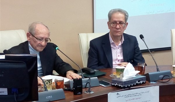 شاعر ايراني یترجم ديوان حافظ الشيرازي الى العربية شعراً