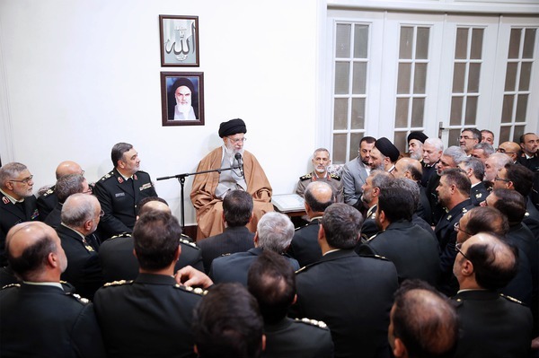 قائد الثورة يؤكد ضرورة الحفاظ على أمن الأجواء الافتراضية