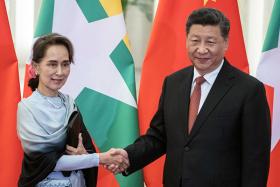  ေဒၚေအာင္ဆန္းစုုၾကည္ႏွင့္ စီက်င္းပင္ေတြ႕ဆံုု ႏွစ္ႏုုိင္ငံဆက္ဆံေရးႏွင့္ ပူးေပါင္းေဆာင္ရြက္မႈ တုုိးျမႇင့္ေရးကိစၥရပ္မ်ား ေဆြးေႏြး