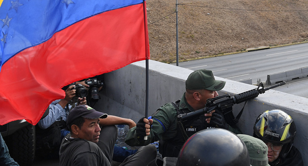 Maduro conta com Guarda Nacional e milícias armadas contra possível levante de generais