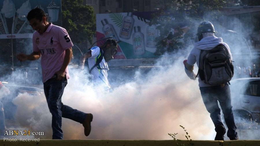 تقرير مصور/ فنزويلا تشهد محاولة انقلاب فاشلة على السلطات الشرعية