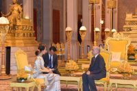 ႏိုင္ငံေတာ္အတိုင္ပင္ခံပုဂၢိဳလ္ ကေမာၻဒီးယားဘုရင္ႏွင့္ေတြ႔ဆုံ ျမန္မာျပည္လာေရာက္ရန္ဖိတ္ၾကား