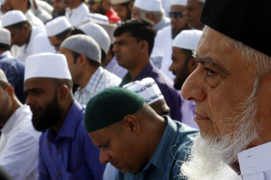 “Los musulmanes de Sri Lanka vuelven a las mezquitas ayer viernes tras el miedo a injustas represarías” 