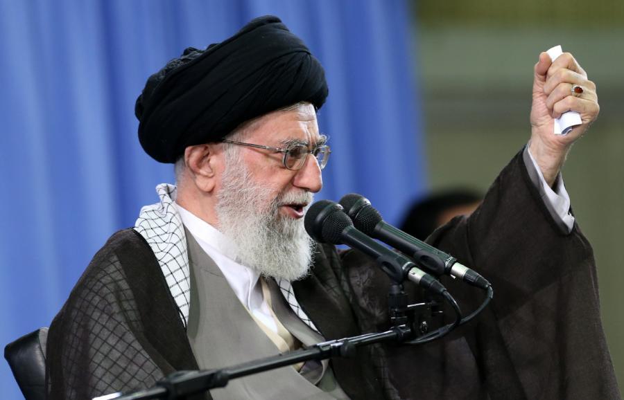 Ayatullah Khamenei: Satu-satunya Cara mengatasi Iblis dan Kuffar adalah dengan Bangkit Melawan