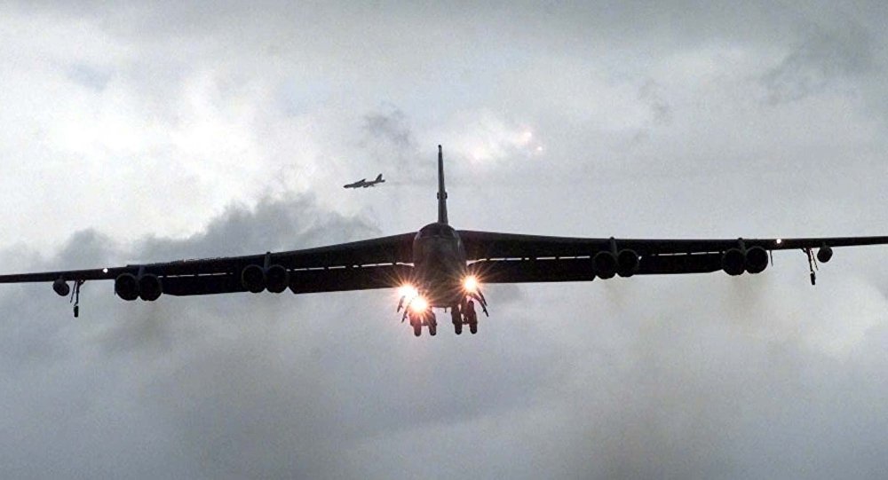 EUA enviam 4 bombardeiros B-52 ao Oriente Médio em resposta à 'possível ameaça' do Irã