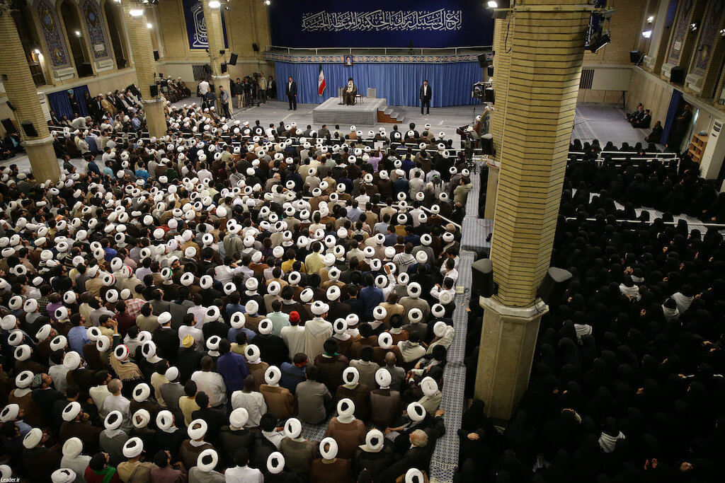Des étudiants de Hawza ont rencontré l'imam Khamenei