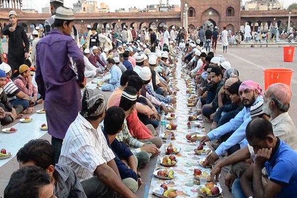 Manche Hindus machen beim muslimischen Ramadan mit