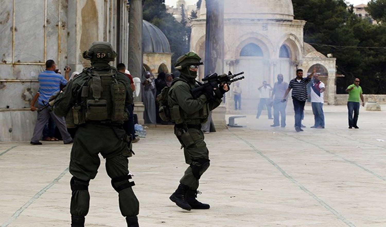 إصابات جراء اقتحام قوات الاحتلال الاسرائيلي للمسجد الاقصى وإخلاء جميع المعتكفين