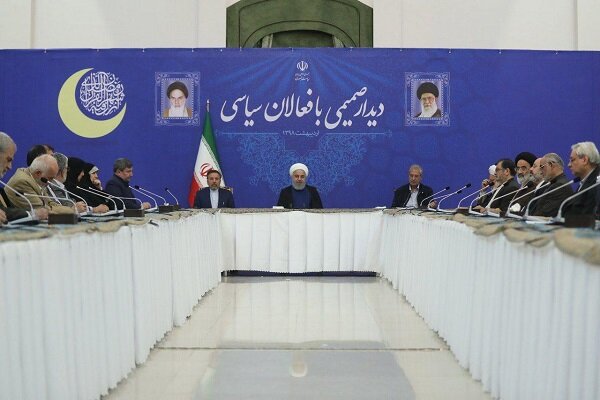ایران کے خلاف سیاسی و اقتصادی محاذ پر دشمن کی ہمہ گیر جنگ : صدر حسن روحانی