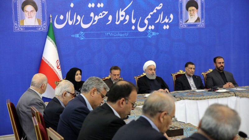 Iran Kerahkan Pakar Hukum Lawan Sanksi AS: Rouhani