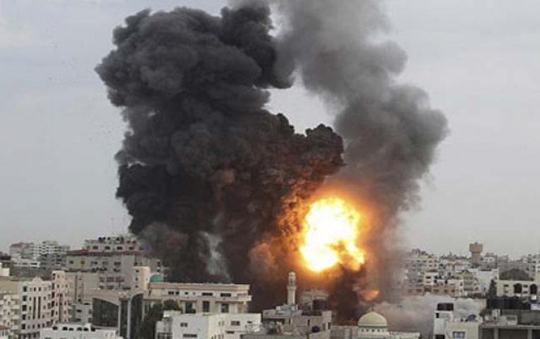 استشهاد 6 مدنيين بمحيط السفارة القطرية في اليمن بغارات العدوان السعودي