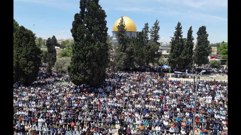 200 Ribu Warga Palestina Gelar Shalat Jumat di Masjid Al-Aqsa