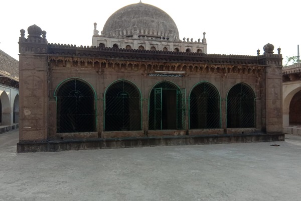 Masjid Pertama India yang Mengumandangkan Azan Syiah
