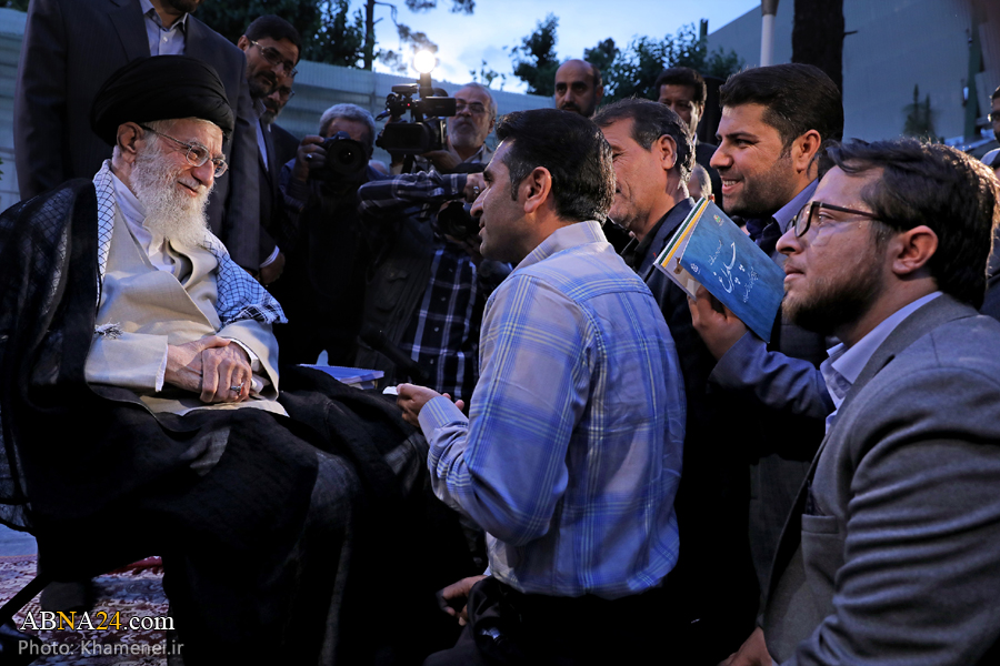 Berita Bergambar: Pertemuan Antara Ayatullah Khamenei Dan Para Penggiat Sastera Iran