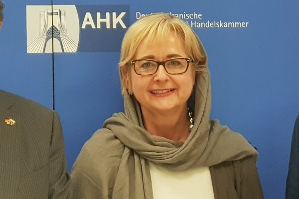 ایران جنگ میں کبھی پہل نہیں کرےگا/ ایرانی قوم امن پسند ہے
