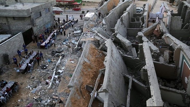 Pagbabagsak sa Mga Nasirang Gusali sa Siyudad ng Gaza 