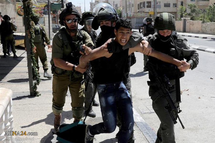 Israeli forces detain 10 Palestinians, injure two others in West Bank