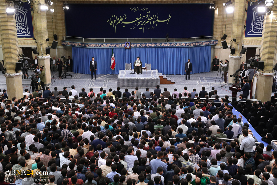 Imam Khamenei receives groups of students