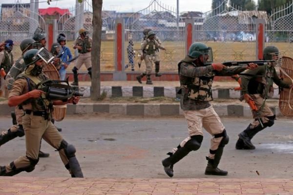 ہندوستان کے زیر انتظام کشمیرمیں بھارتی فورسز کے آپریشن میں 2 علیحدگی پسند ہلاک