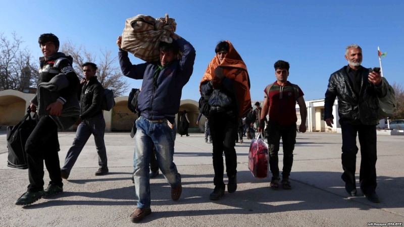 ایران و پاکستان سے بڑی تعداد میں افغان مہاجرین کی واپسی